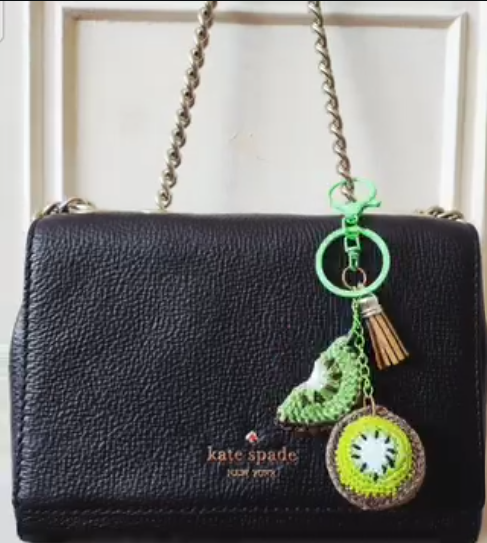 Bag charm: Kiwi fruit