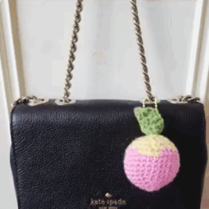Bag charm: Peach