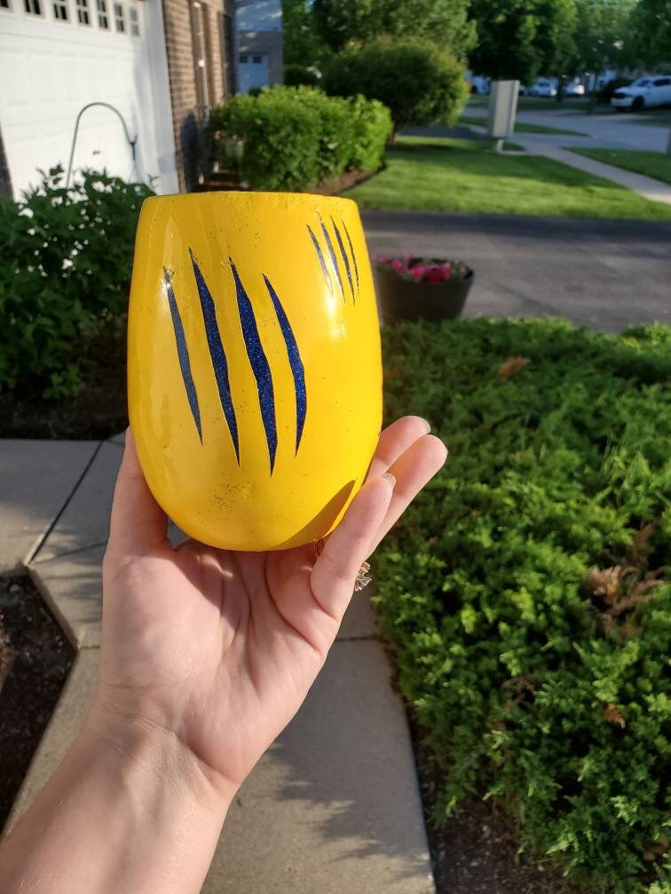 Looks like a Beauty Drinks like a Beast Peekaboo wine glass