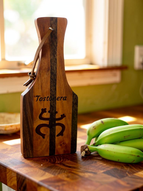 Handcrafted Plantain Press | Tostonera - Image 2